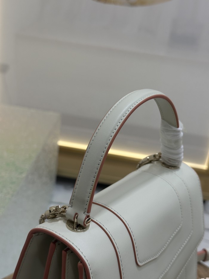  Handbags Bvlgari 38329 size:20*16*9 cm