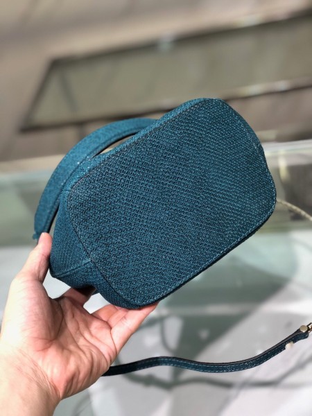  Handbags Bvlgari 287614 size:16*19*11 cm