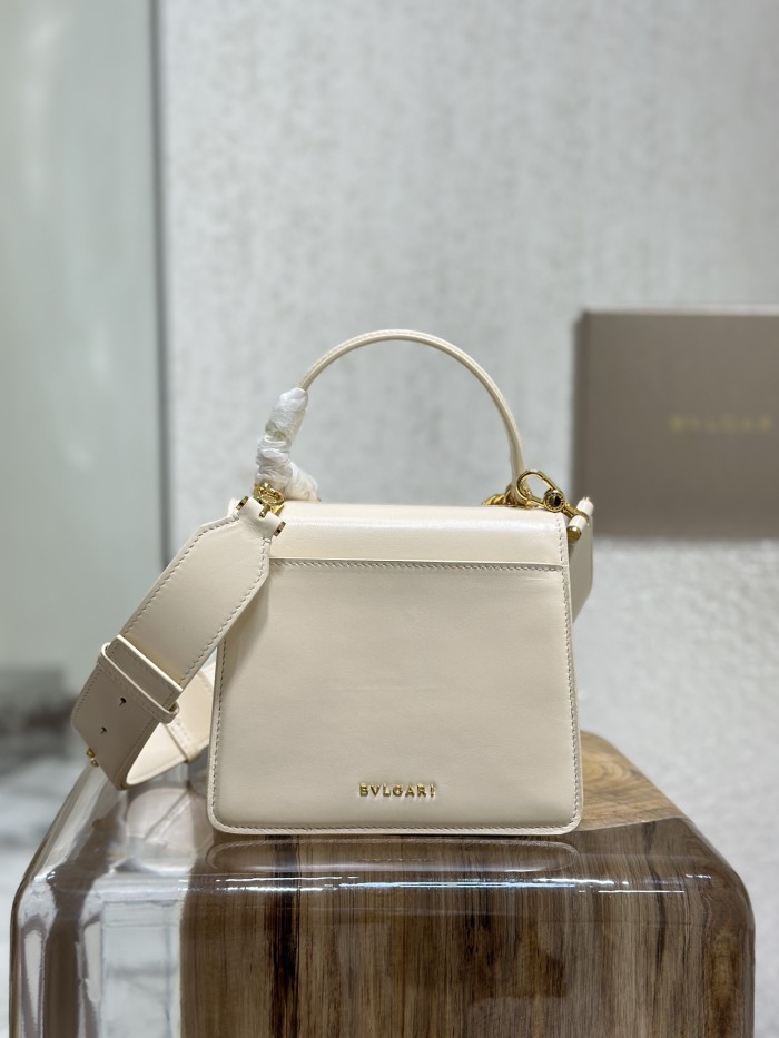  Handbags Bvlgari 290762 size:18*15*9.5 cm