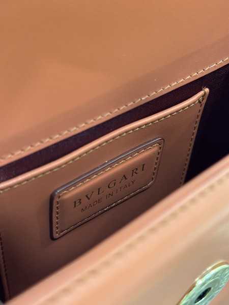  Handbags Bvlgari 38102 size:22*13*5.5 cm
