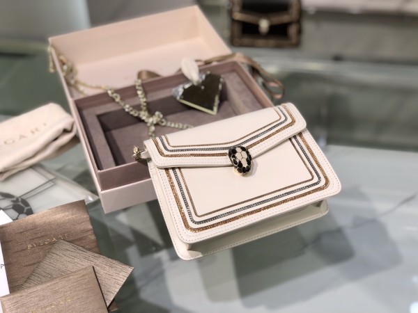  Handbags Bvlgari 288104 size:17.5*11*5 cm