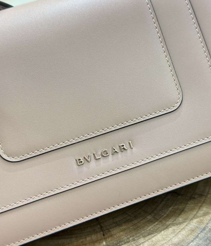  Handbags Bvlgari 38102 size:22*13*5.5 cm