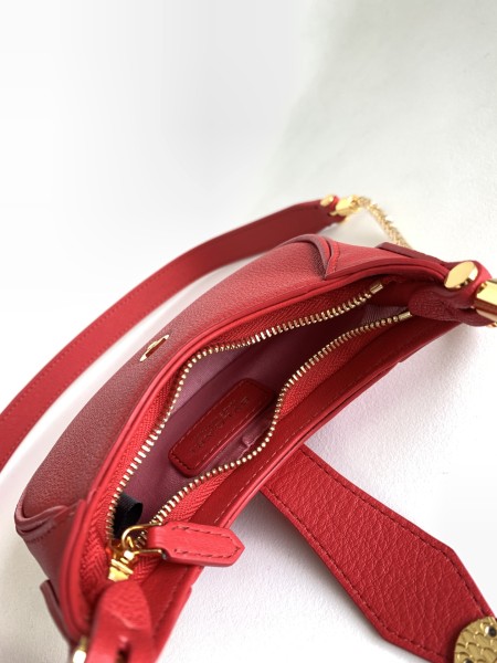  Handbags Bvlgari 291665087 size:13*8*3.5 cm