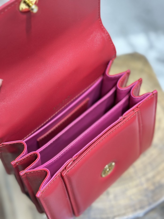  Handbags Bvlgari 290762 size:18*15*9.5 cm