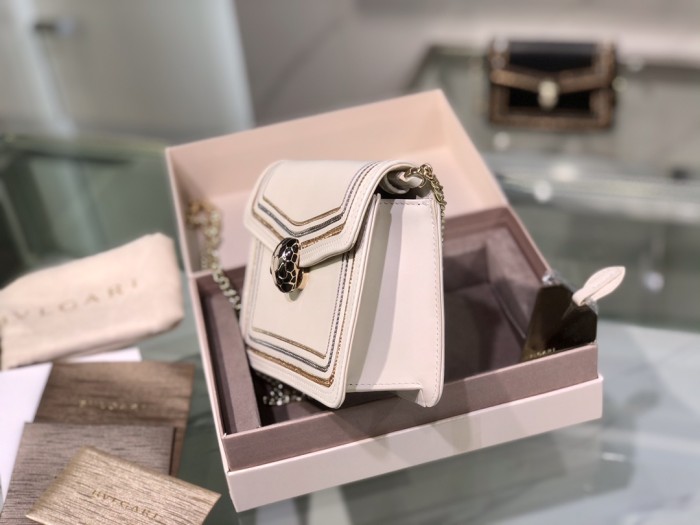  Handbags Bvlgari 288104 size:17.5*11*5 cm