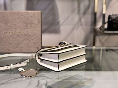  Handbags Bvlgari 9676 size:19*13*7 cm