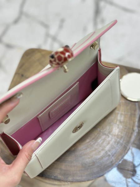  Handbags Bvlgari 38102 size:22*13*5.5 cm