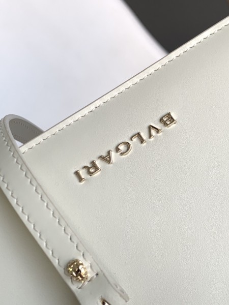  Handbags Bvlgari Sprpenti Forever size:19*13.5*6 cm