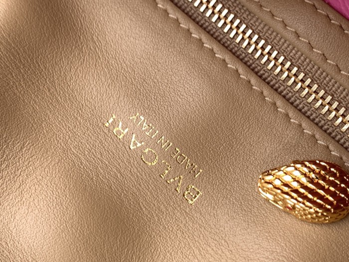  Handbags Bvlgari SERPENTI REVERSE size:22.5*15*7 cm