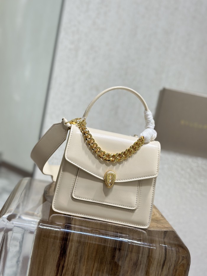  Handbags Bvlgari 290762 size:18*15*9.5 cm