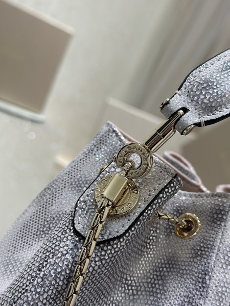  Handbags Bvlgari 287614 size:16*19*11 cm