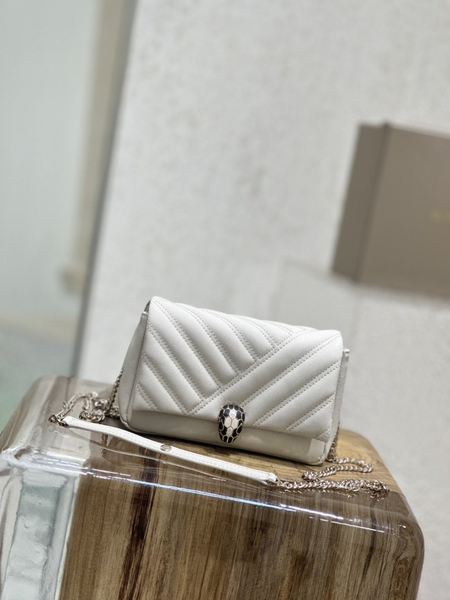  Handbags Bvlgari 288706 size:17*11*5 cm