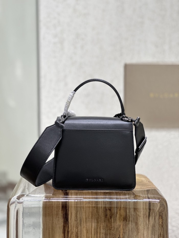  Handbags Bvlgari 290762 size:18*15*9.5 cm