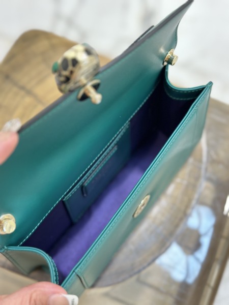  Handbags Bvlgari 38102 size:22*13*5.5 cm