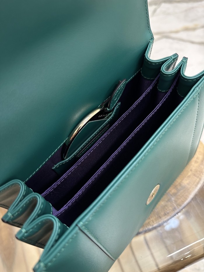  Handbags Bvlgari 38329 size:18*16*9 cm