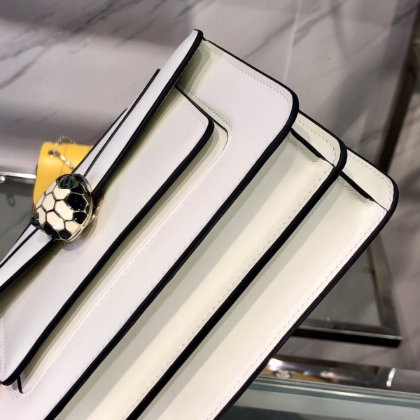  Handbags Bvlgari 9676 size:19*13*7 cm