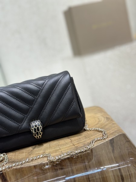  Handbags Bvlgari 288706 size:17*11*5 cm