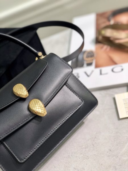  Handbags Bvlgari 288739 size:18.5*13*6.5 cm