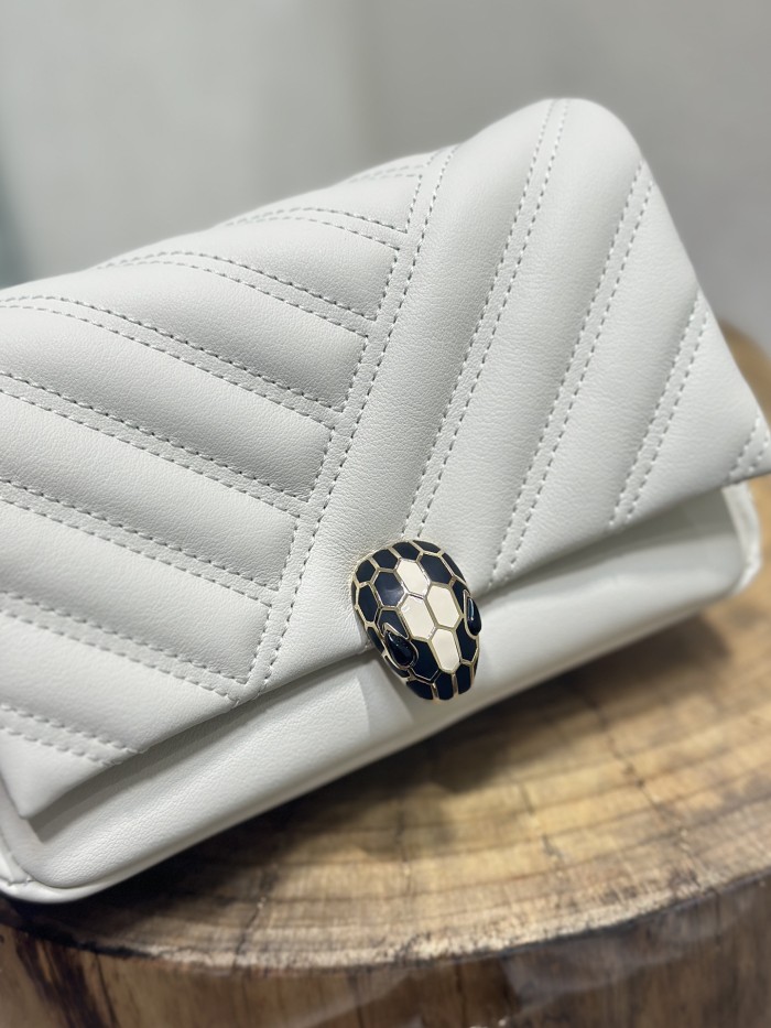  Handbags Bvlgari 288706 size:17*11*5 cm