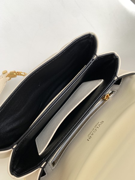  Handbags Bvlgari SERPENTI REVERSE size:22.5*15*7 cm