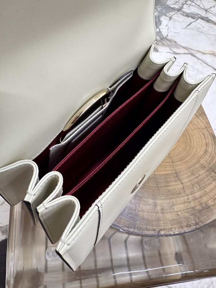  Handbags Bvlgari 38329 size:18*16*9 cm