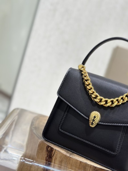  Handbags Bvlgari 290762 size:18*15*9.5 cm