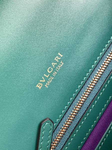  Handbags Bvlgari Sprpenti Forever size:19*13.5*6 cm