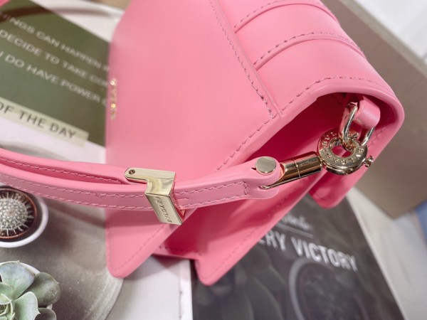 Handbags Bvlgari 292104950 size:22*15*4.5 cm