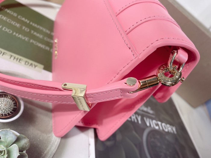 Handbags Bvlgari 292104950 size:22*15*4.5 cm