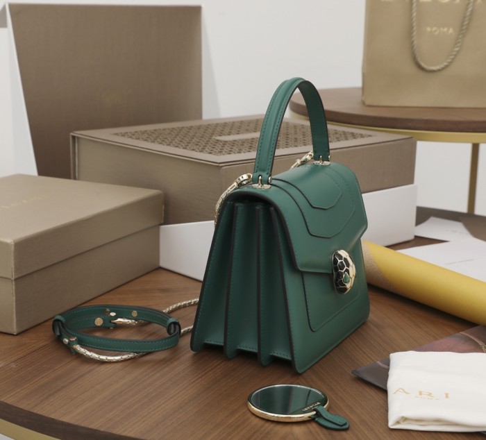  Handbags Bvlgari 28624791050 size:18*16*10cm