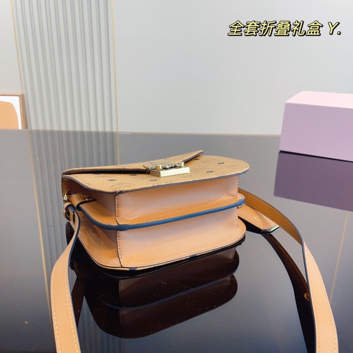  Handbags MCM  mom size:21*10*18 cm