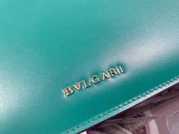  Handbags Bvlgari 292104950 size:22*15*4.5 cm