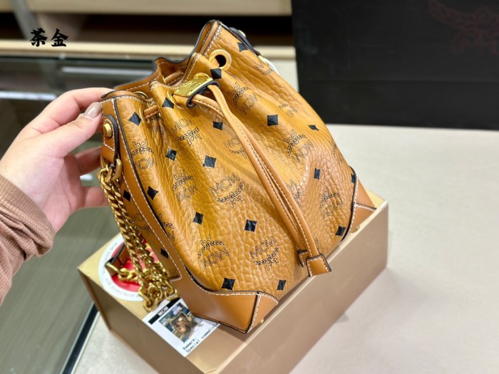  Handbags MCM  mom size:16*21 cm