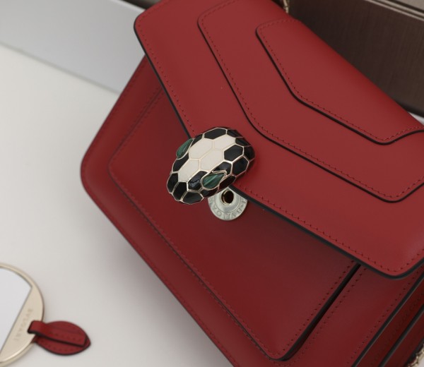 Handbags Bvlgari 2890769950 size:19*13*7 cm