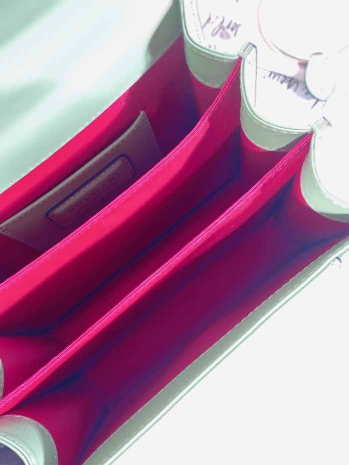  Handbags Bvlgari 24791050 size:18*16*10 cm