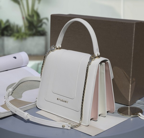  Handbags Bvlgari 24791050 size:18*15*9.5 cm