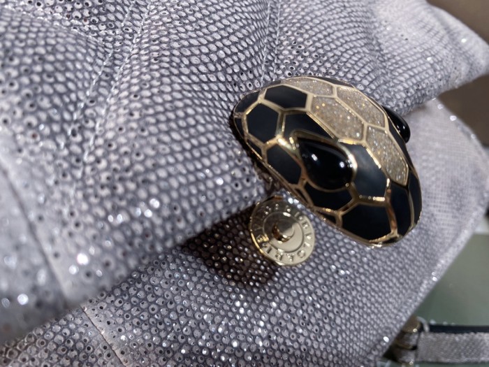  Handbags Bvlgari 28799391200 size:22.5*15*10 cm