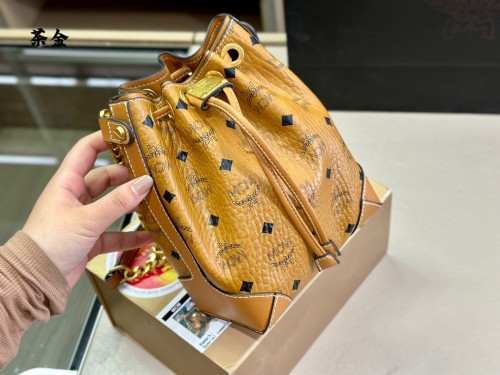  Handbags MCM  mom size:16*21 cm