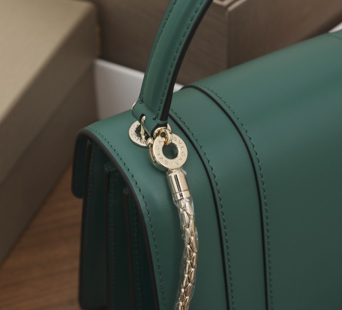  Handbags Bvlgari 28624791050 size:18*16*10cm