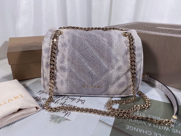  Handbags Bvlgari 28799391200 size:22.5*15*10 cm
