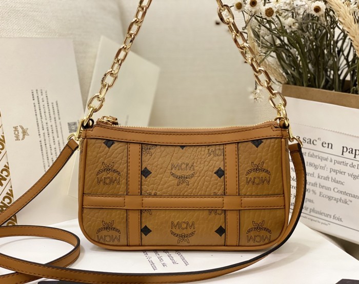 Handbags MCM  𝐷𝑒𝑙𝑚𝑦 size:21*12*5 cm
