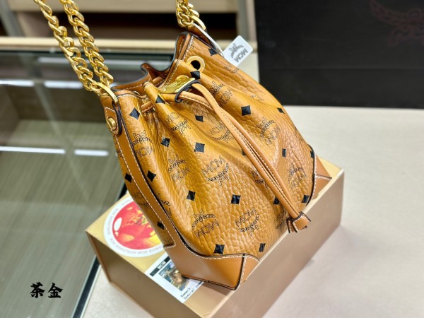  Handbags MCM  mom size:16*21 cm