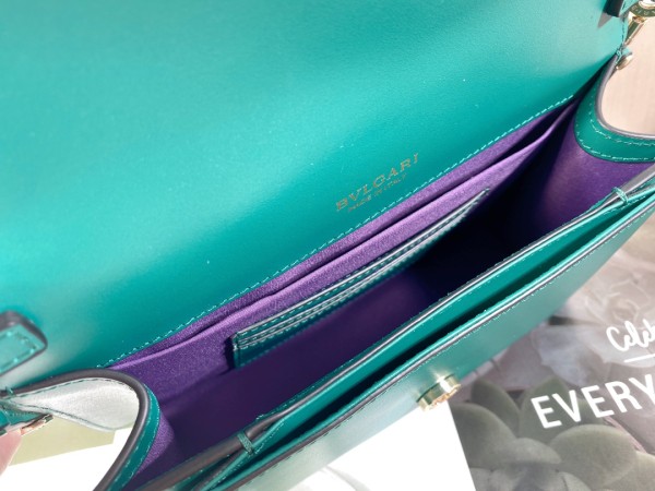  Handbags Bvlgari 292104950 size:22*15*4.5 cm