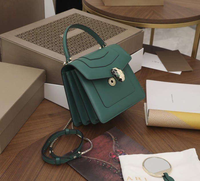  Handbags Bvlgari 28624791050 size:18*16*10cm