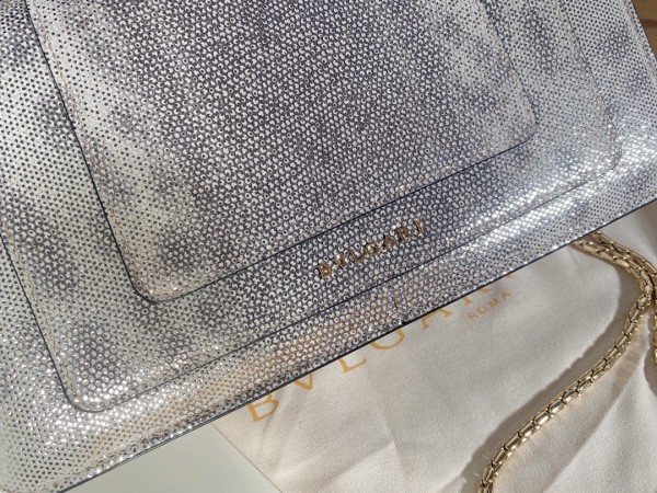  Handbags Bvlgari 370449880 size:25*12*3.5 cm