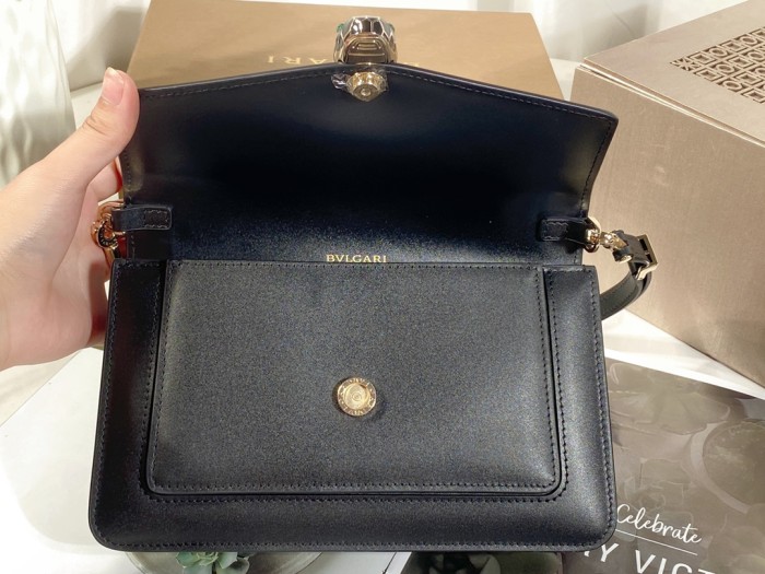  Handbags Bvlgari 292104950 size:22*15*4.5 cm