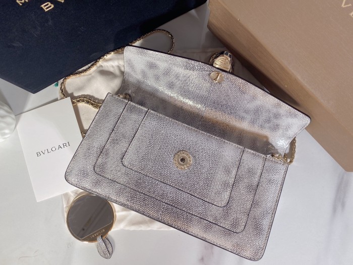  Handbags Bvlgari 370449880 size:25*12*3.5 cm