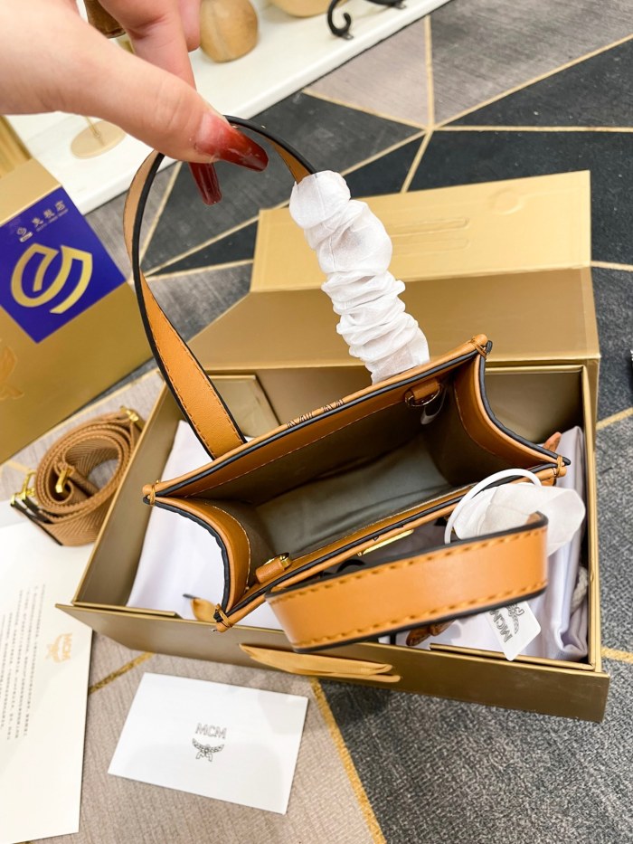  Handbags MCM  mom size:17*14 cm