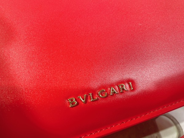  Handbags Bvlgari 292104950 size:22*15*4.5 cm