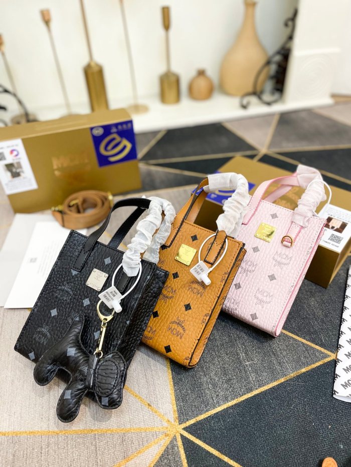  Handbags MCM  mom size:17*14 cm